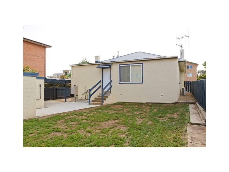 17 Crest Road, Crestwood NSW 2620