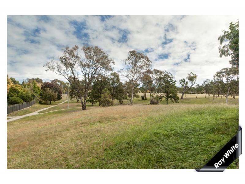 5 Annear Place, Fadden ACT 2904