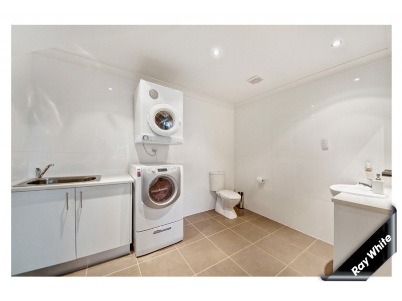 1/6 Webber Crescent, Calwell ACT 2905