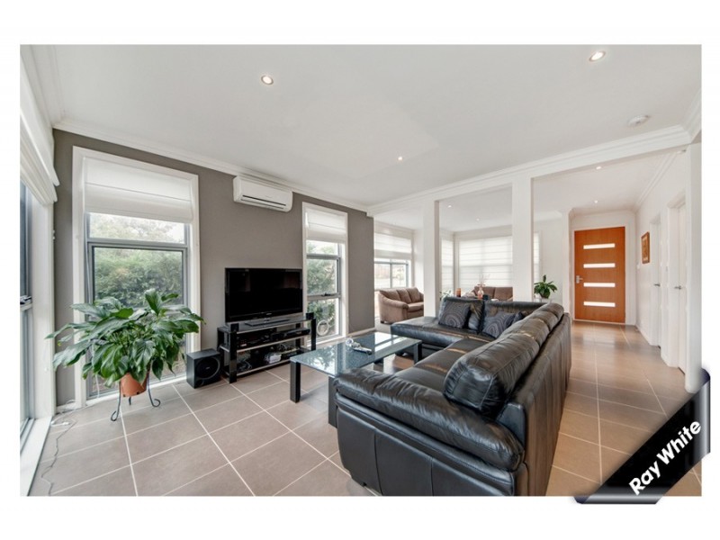 1/6 Webber Crescent, Calwell ACT 2905