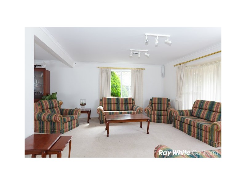 37 Rowntree Crescent, Isaacs ACT 2607