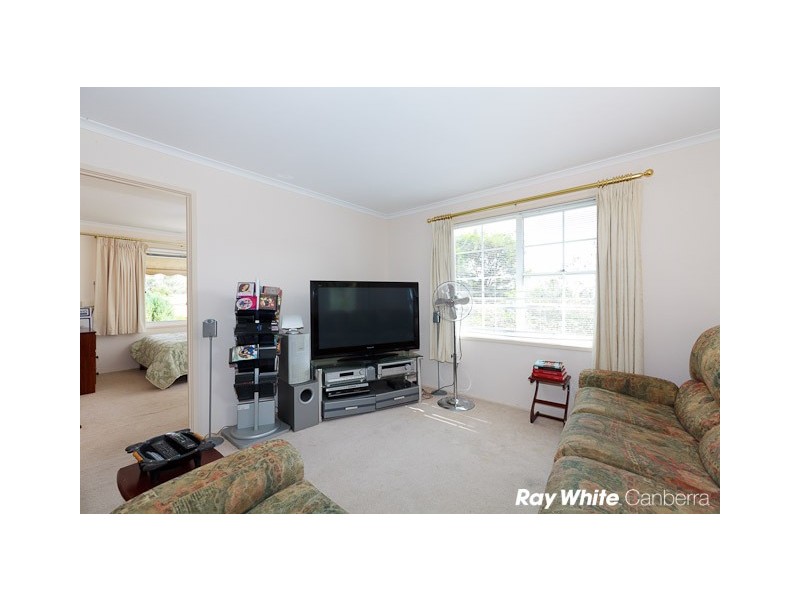 37 Rowntree Crescent, Isaacs ACT 2607