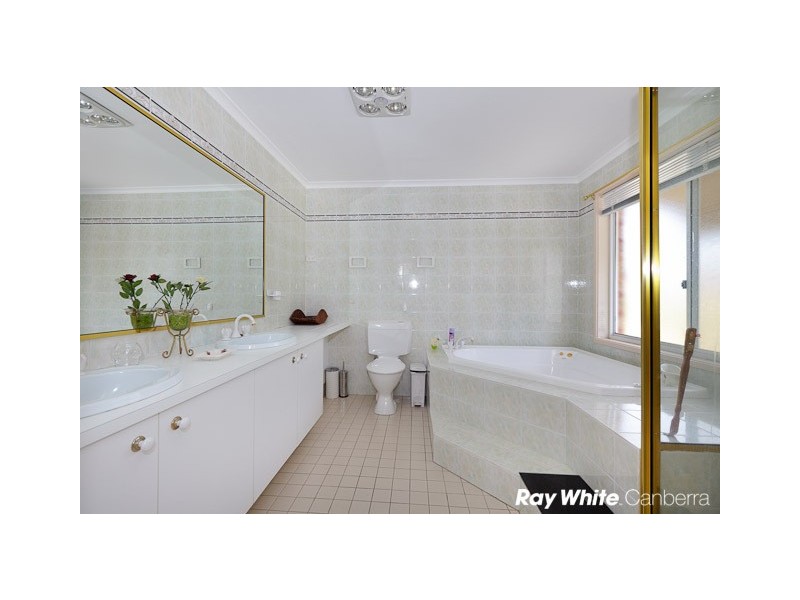 37 Rowntree Crescent, Isaacs ACT 2607