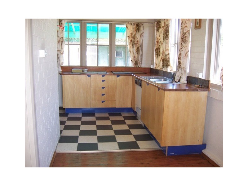 12 West Avenue, Queanbeyan NSW 2620