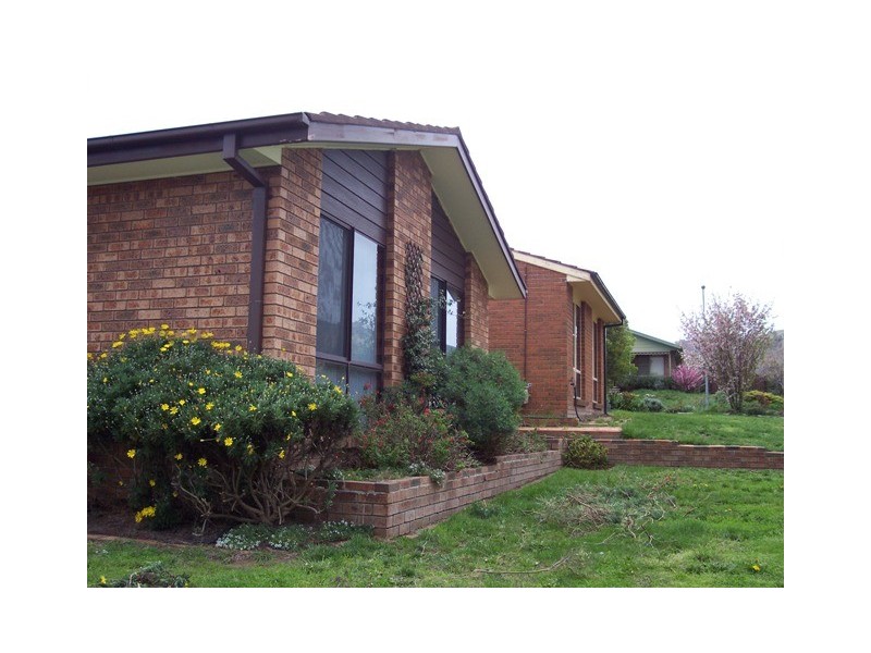 27 Thomas Hart Street, Banks ACT 2906