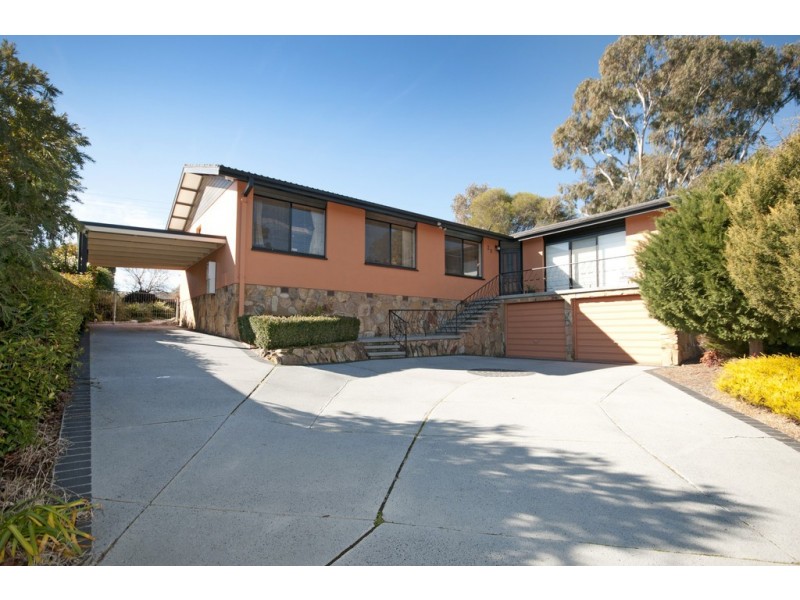 29 Hawkesbury Crescent, Farrer ACT 2607