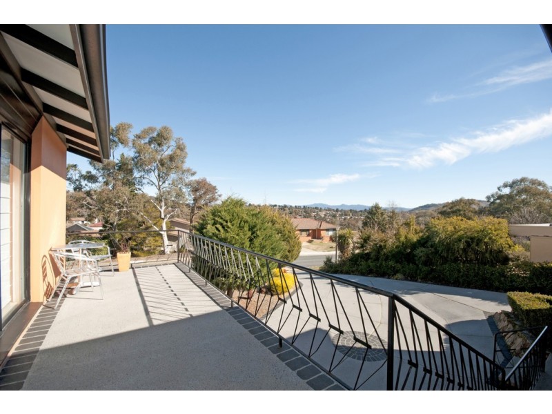 29 Hawkesbury Crescent, Farrer ACT 2607