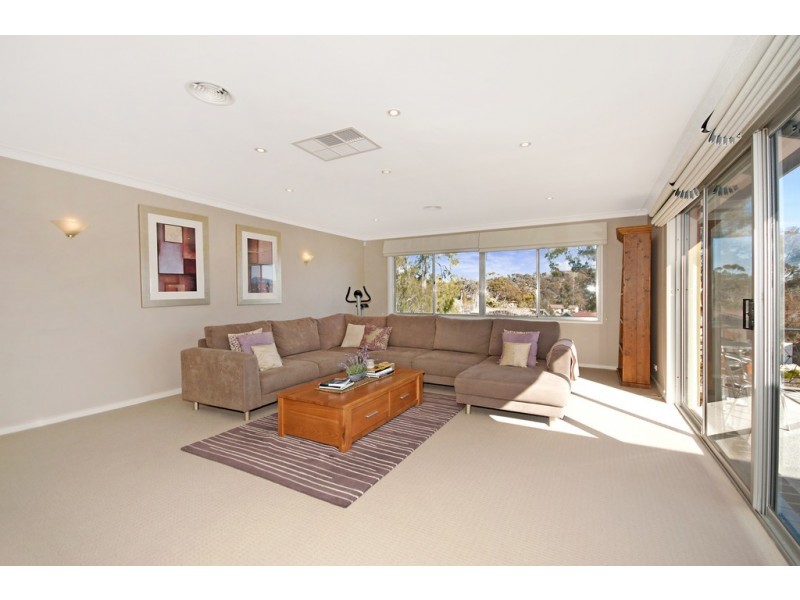 29 Hawkesbury Crescent, Farrer ACT 2607