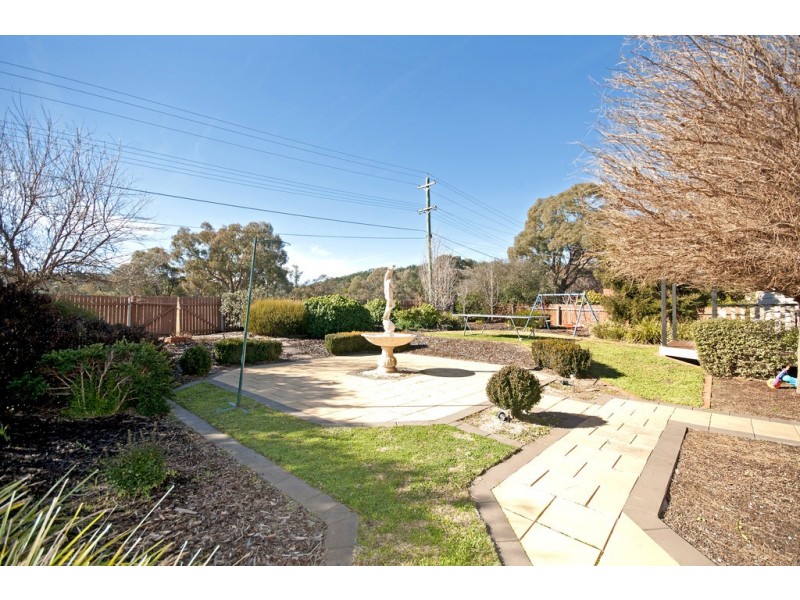 29 Hawkesbury Crescent, Farrer ACT 2607