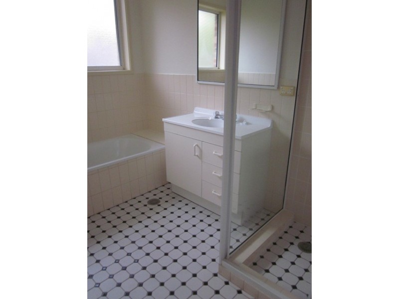 2/7 John Young Crescent, Greenway ACT 2900