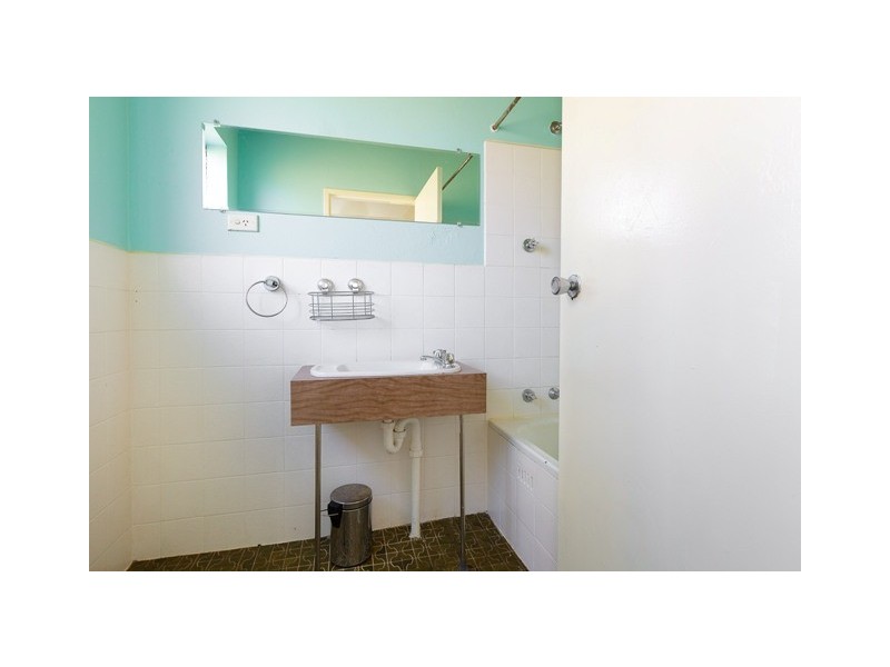 2/104 Henderson Road, Queanbeyan NSW 2620