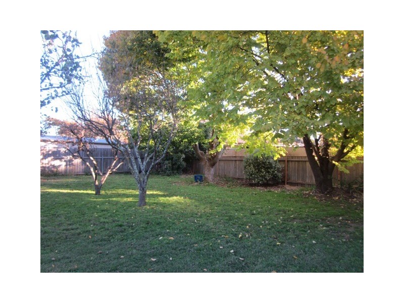 4 Mcbeath Place, Kambah ACT 2902