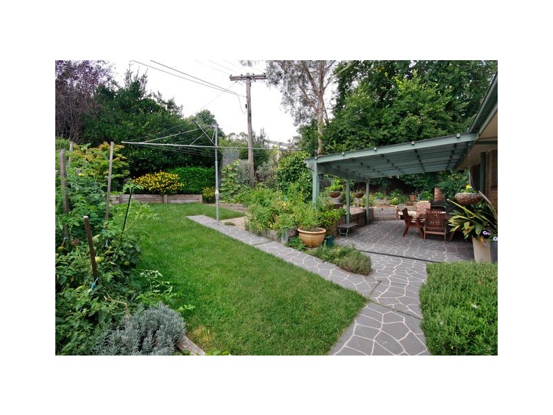 25 Berne Crescent, Macgregor ACT 2615