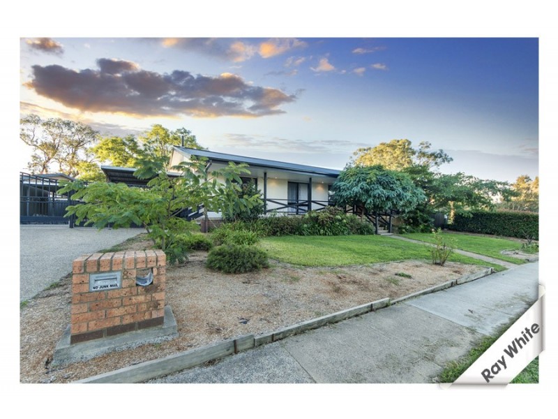 82 Namatjira Drive, Stirling ACT 2611