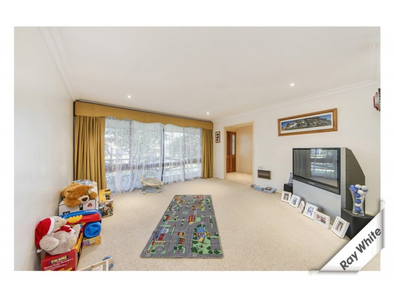 82 Namatjira Drive, Stirling ACT 2611