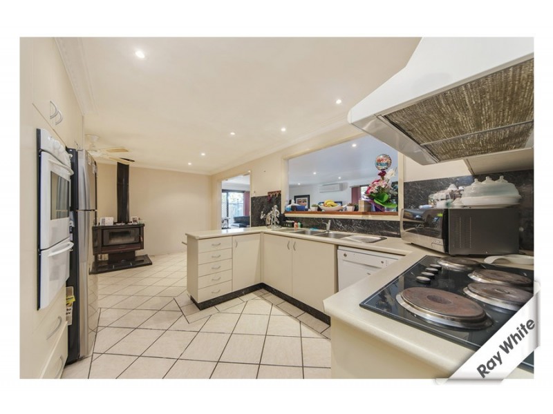 82 Namatjira Drive, Stirling ACT 2611