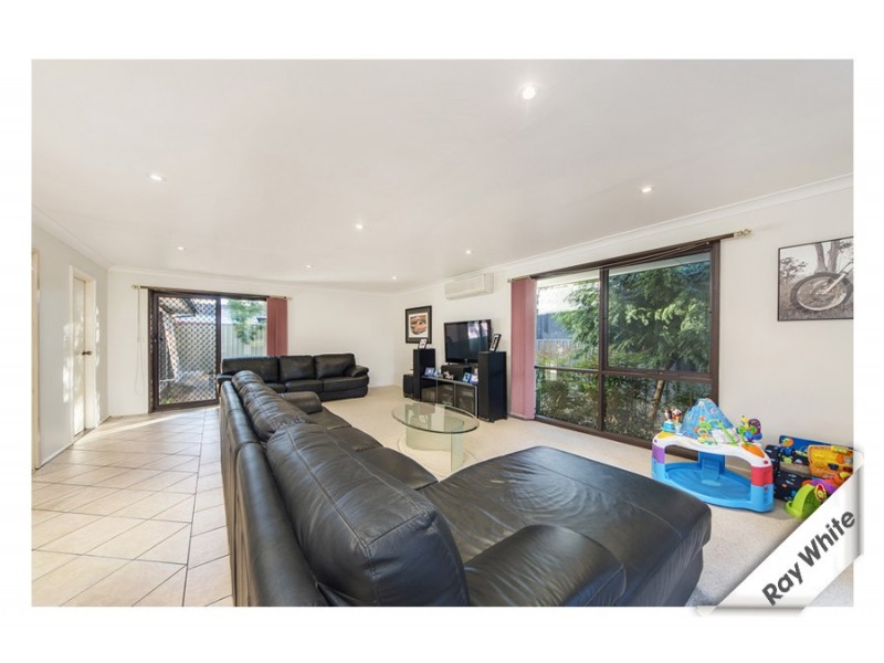 82 Namatjira Drive, Stirling ACT 2611