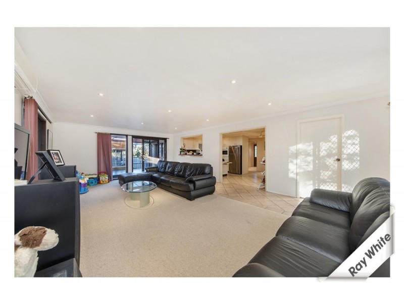 82 Namatjira Drive, Stirling ACT 2611