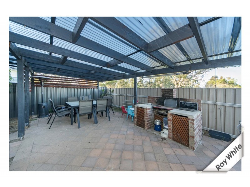 82 Namatjira Drive, Stirling ACT 2611