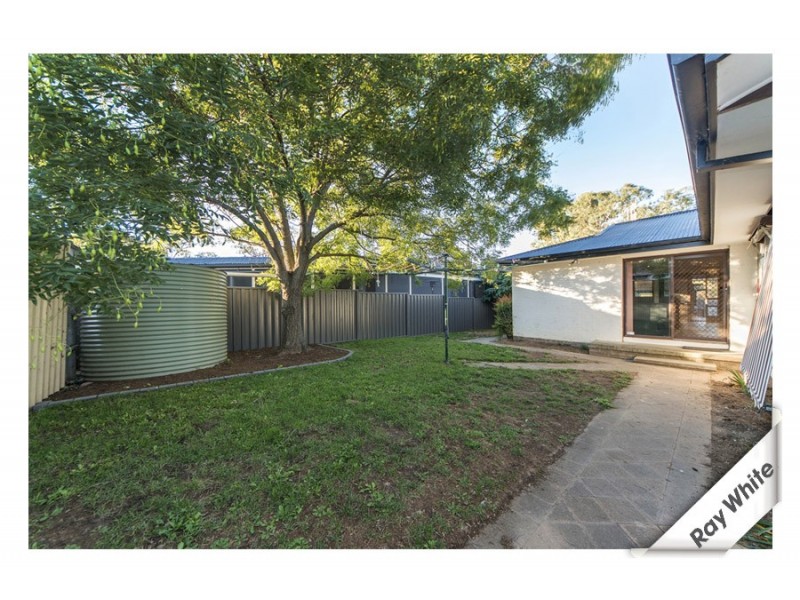 82 Namatjira Drive, Stirling ACT 2611