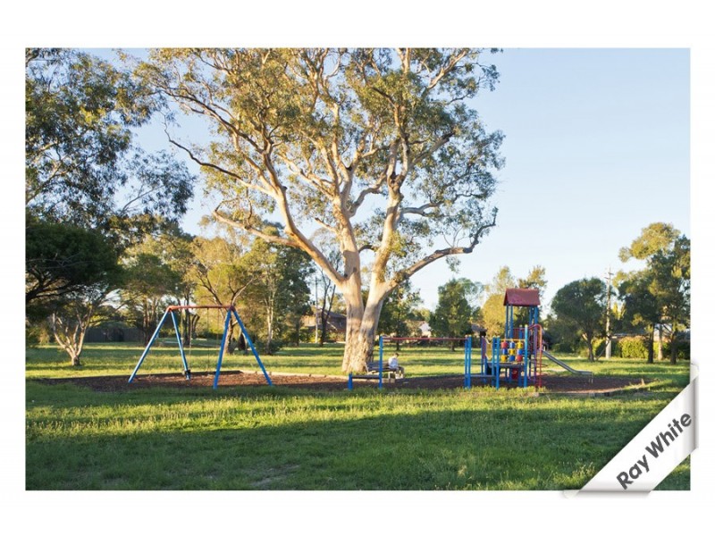 82 Namatjira Drive, Stirling ACT 2611