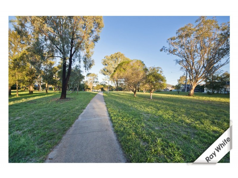 82 Namatjira Drive, Stirling ACT 2611