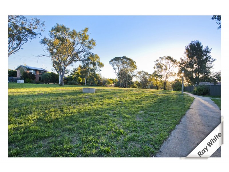 82 Namatjira Drive, Stirling ACT 2611