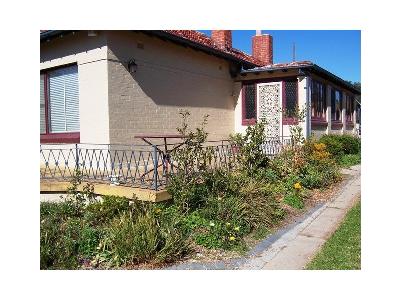 12 West Avenue, Queanbeyan NSW 2620