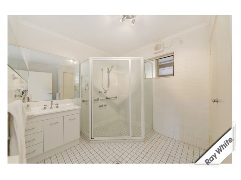 2/140 Port Jackson Circuit, Phillip ACT 2606