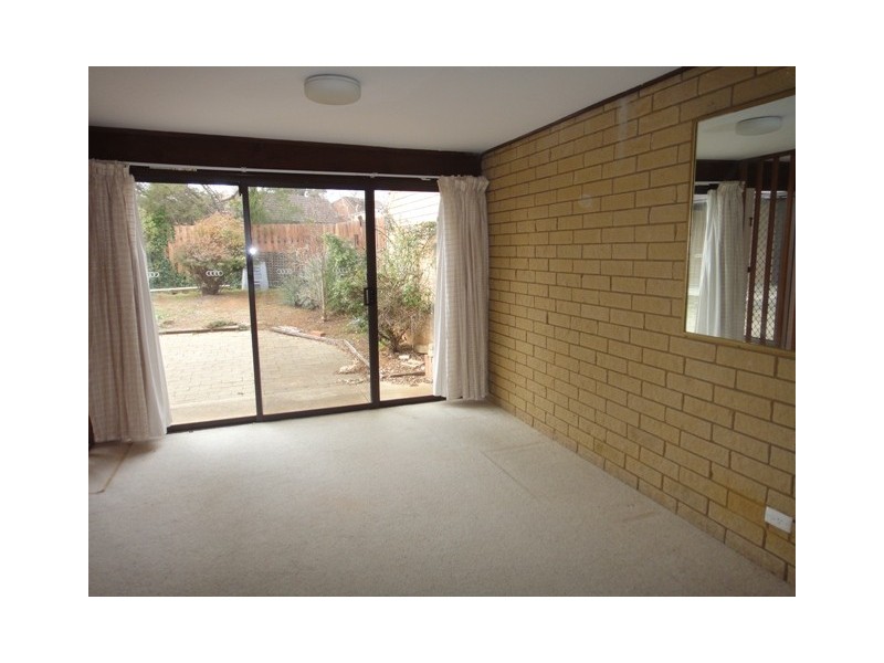 27 Goddard Crescent, Holt ACT 2615