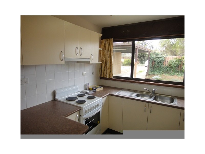 27 Goddard Crescent, Holt ACT 2615