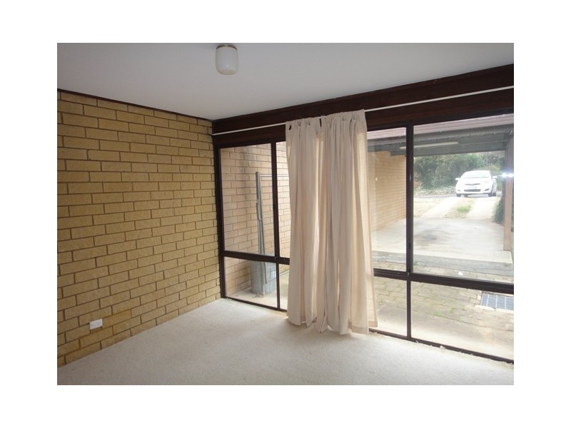 27 Goddard Crescent, Holt ACT 2615