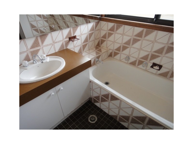 27 Goddard Crescent, Holt ACT 2615