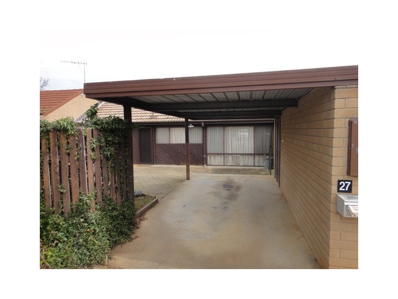 27 Goddard Crescent, Holt ACT 2615