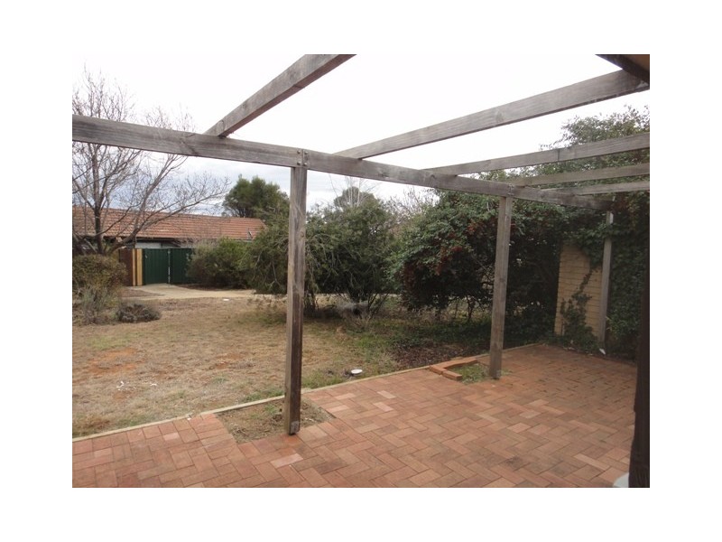 27 Goddard Crescent, Holt ACT 2615