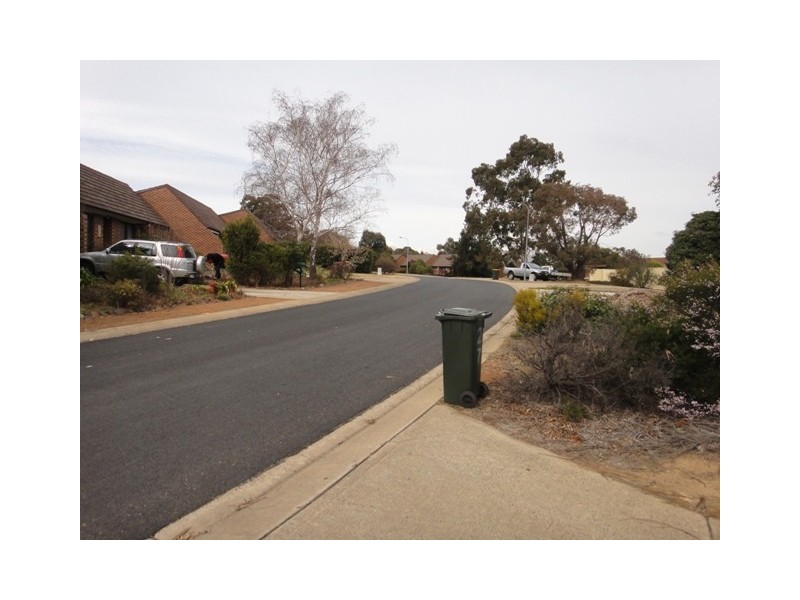 27 Goddard Crescent, Holt ACT 2615