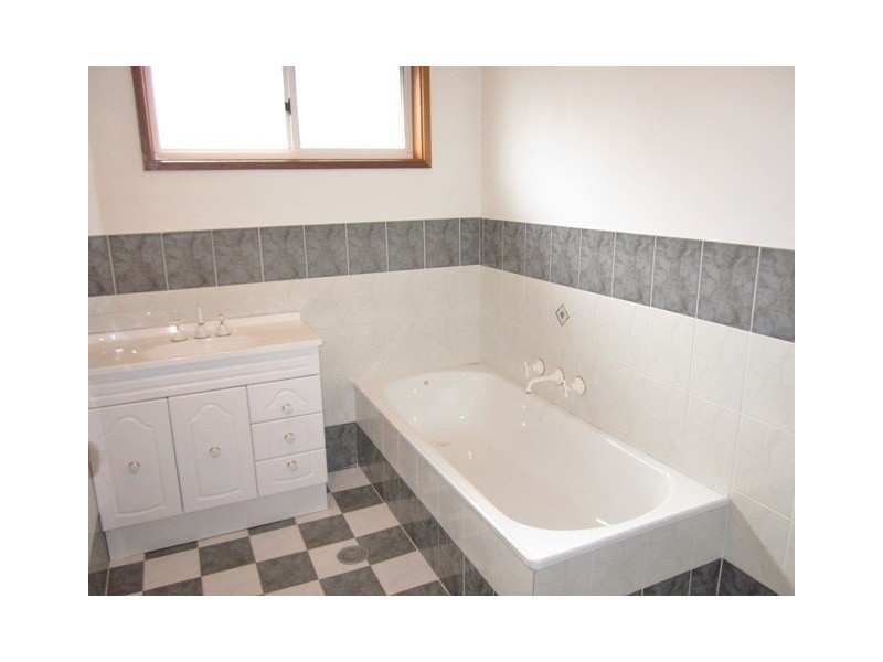 31 Lewis Luxton Crescent, Gordon ACT 2906