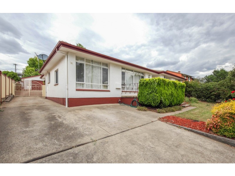 76 Eggleston Crescent, Chifley ACT 2606