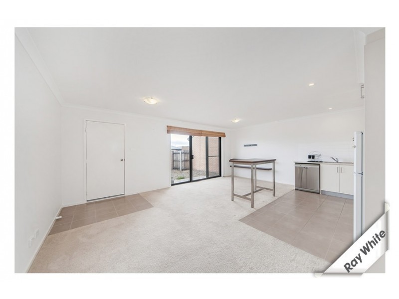 11/204 Macfarlane Burnet Avenue, Macgregor ACT 2615