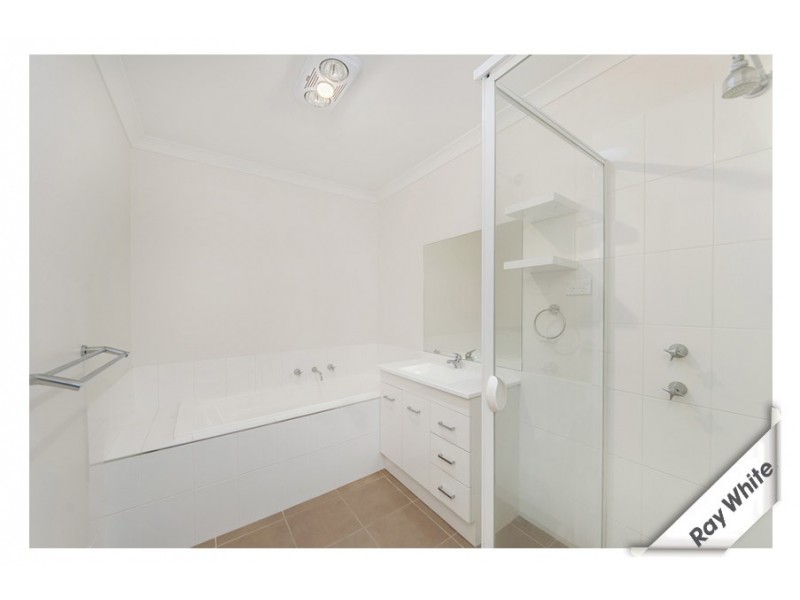 11/204 Macfarlane Burnet Avenue, Macgregor ACT 2615