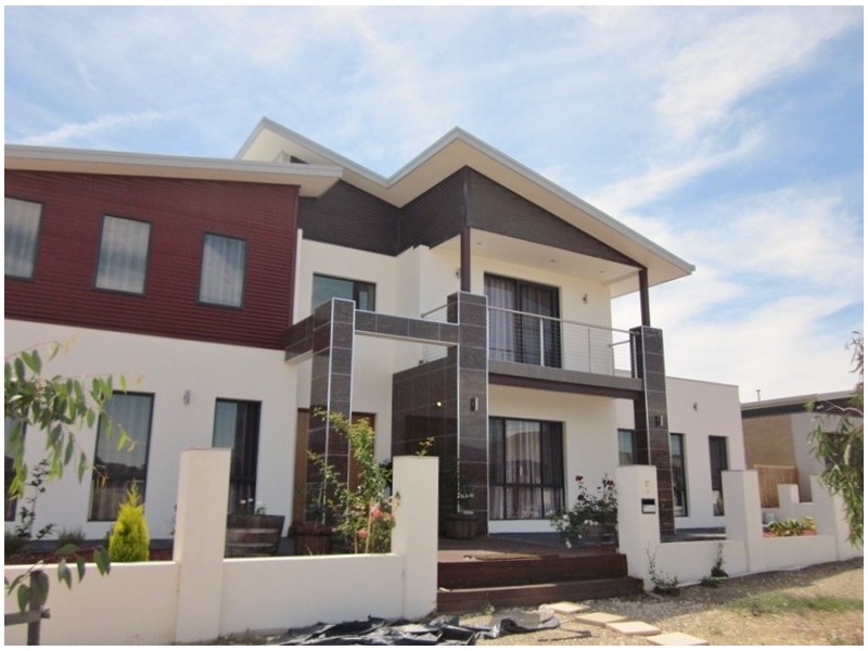 5 Doris Turner Street, Forde ACT 2914