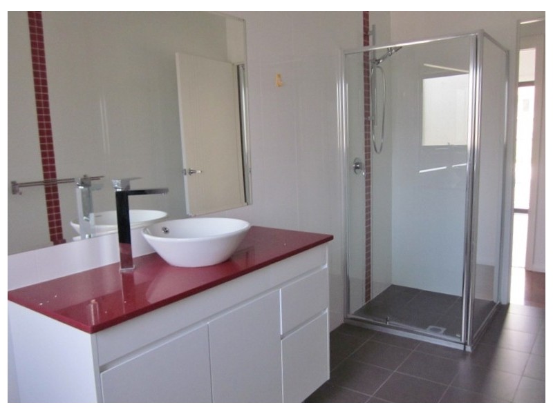 5 Doris Turner Street, Forde ACT 2914