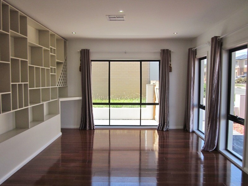 5 Doris Turner Street, Forde ACT 2914