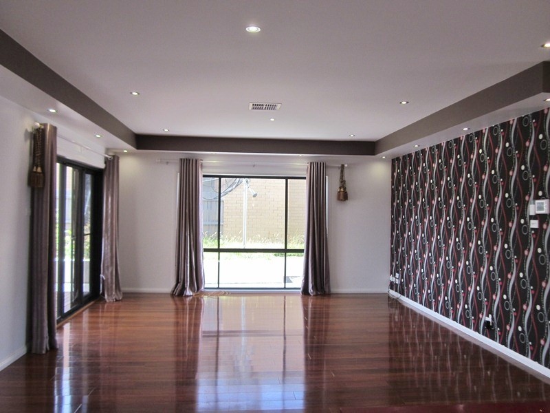 5 Doris Turner Street, Forde ACT 2914
