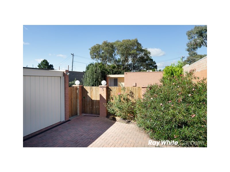 5 Cumbrae Place, Kambah ACT 2902