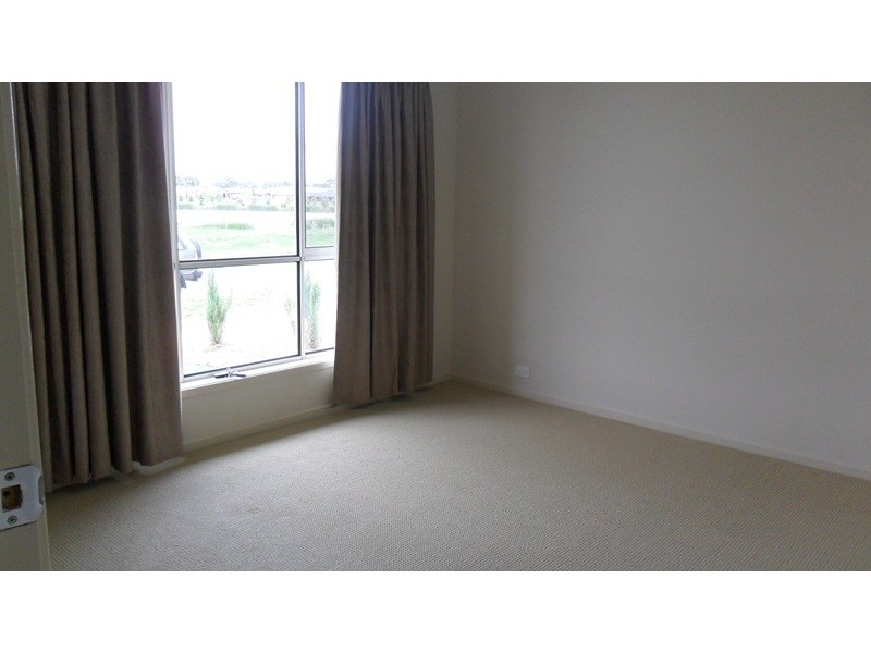 79 Donald Horne Circuit, Franklin ACT 2913