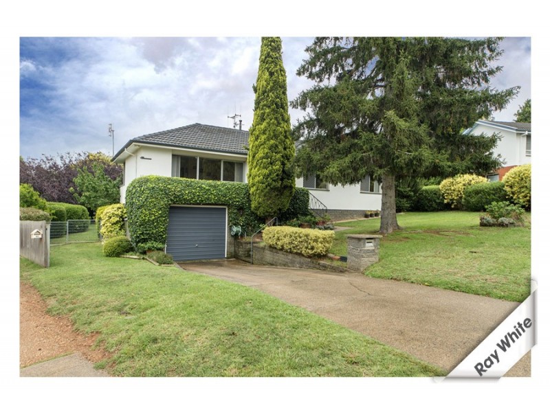 40 Deloraine Street, Lyons ACT 2606