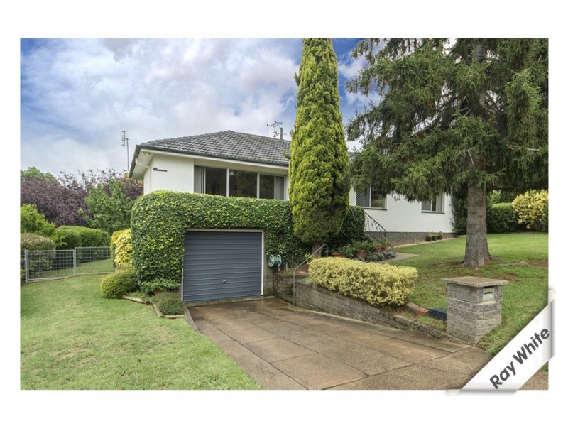 40 Deloraine Street, Lyons ACT 2606