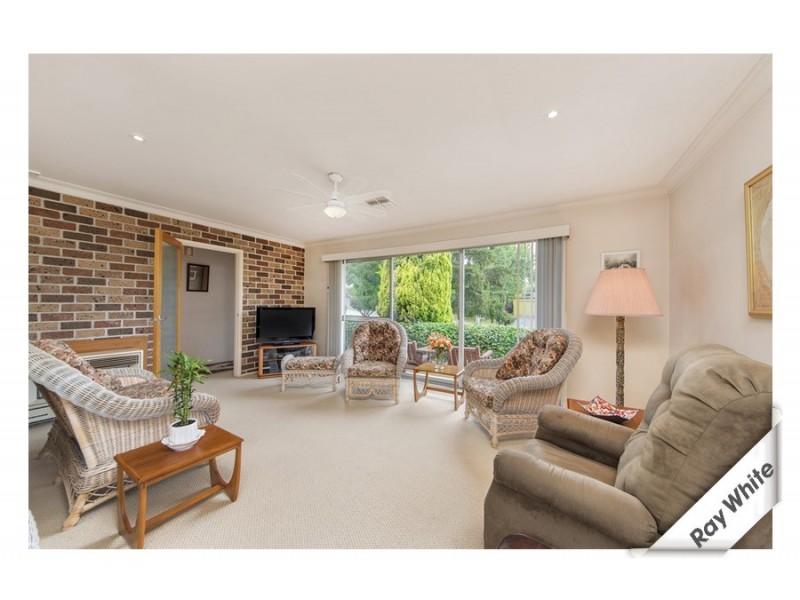 40 Deloraine Street, Lyons ACT 2606