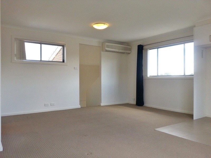 4/2 Wilenski Street, Casey ACT 2913